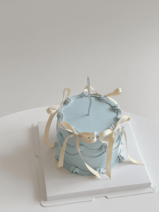 Vintage Ribbon Cake – Retro Cream Bow Cake