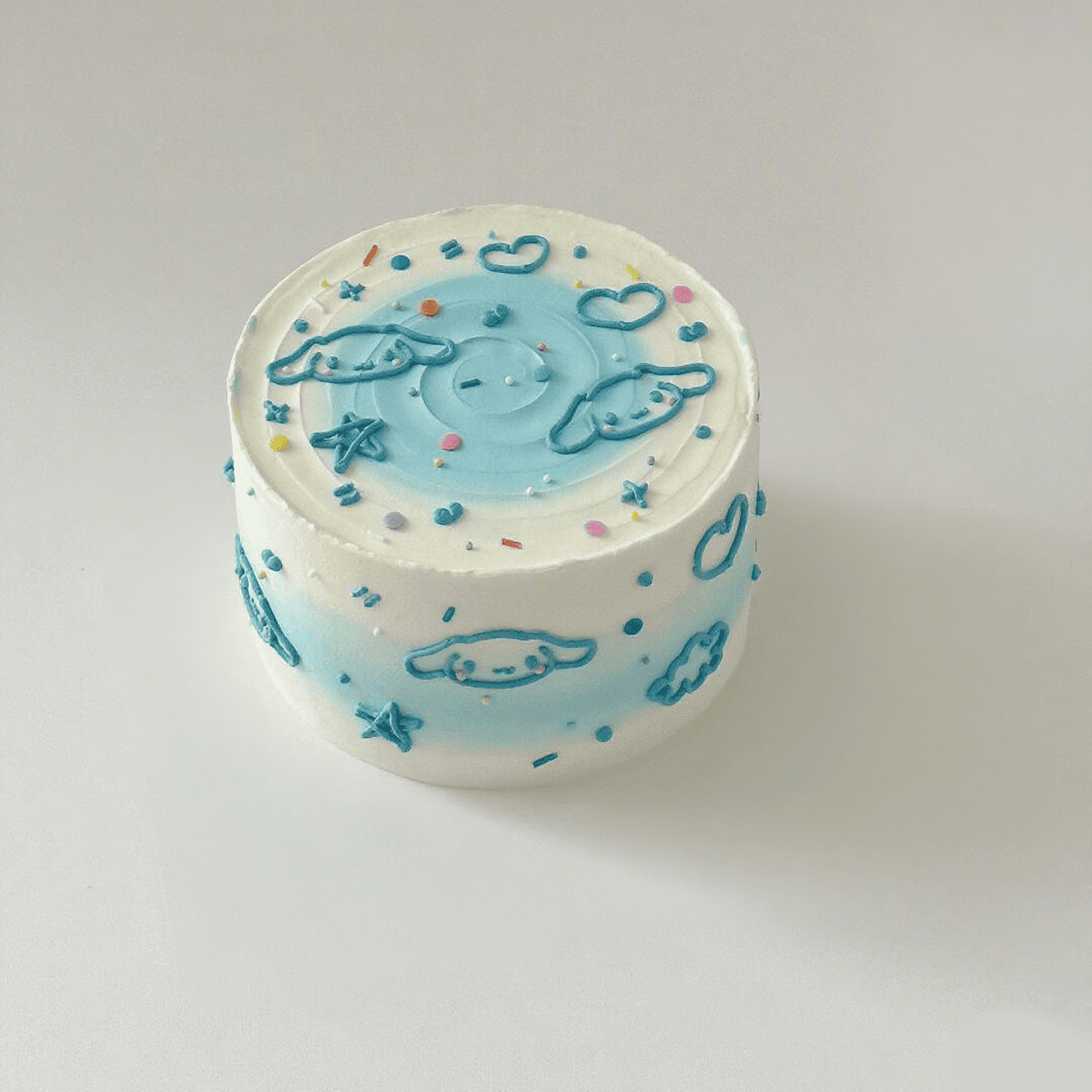 Doodle Character Cake – Hand-Drawn Mini Cake with Dopamine Colors