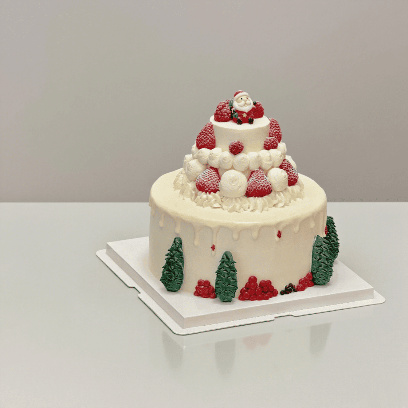 Santa Claus Strawberry Christmas Cake