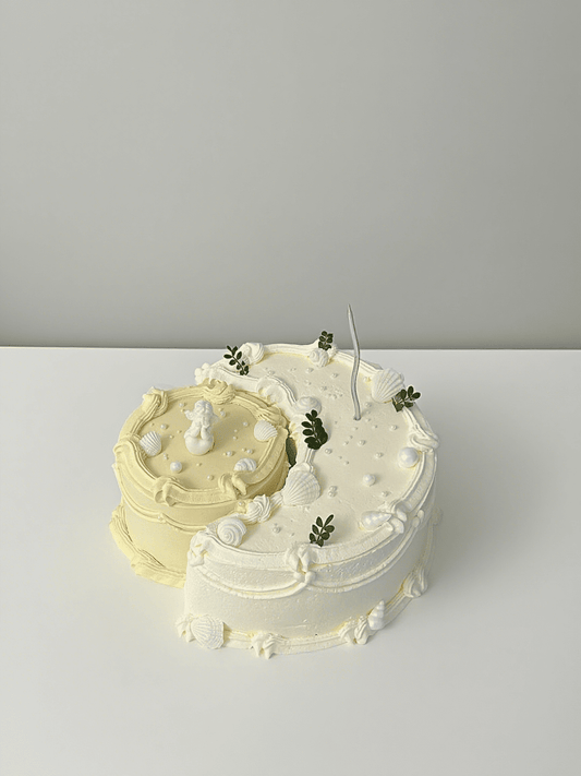 Sun & Moon Cake – Vintage Cake for Birthdays & Couples