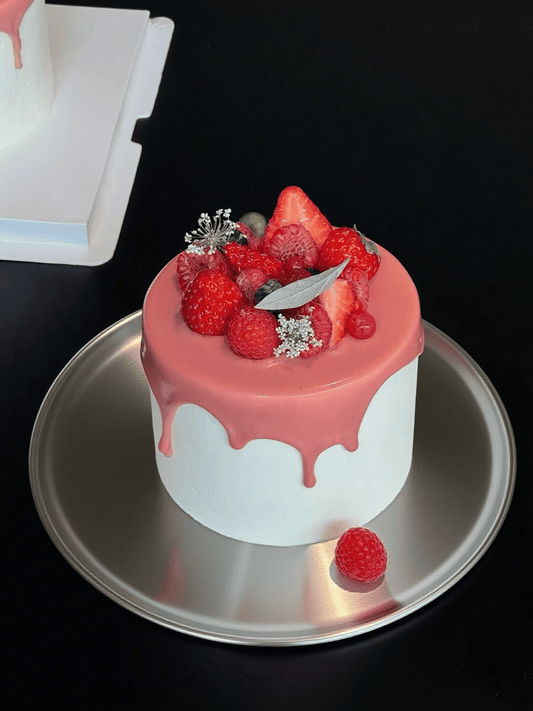 Strawberry Smile Cake——Fresh Strawberry Drip Cake for Everyday
