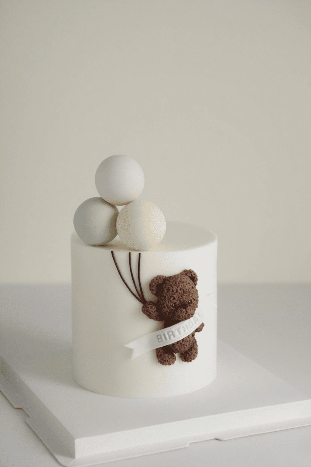 Balloon Bear Cake