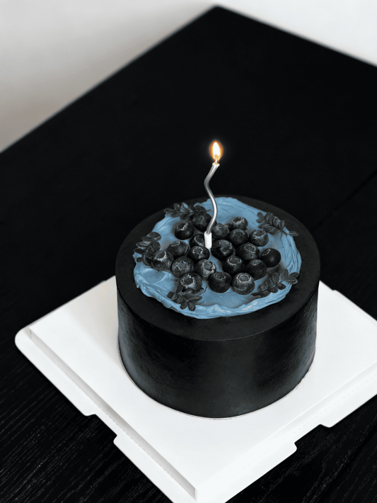Minimalist Blueberry Cake