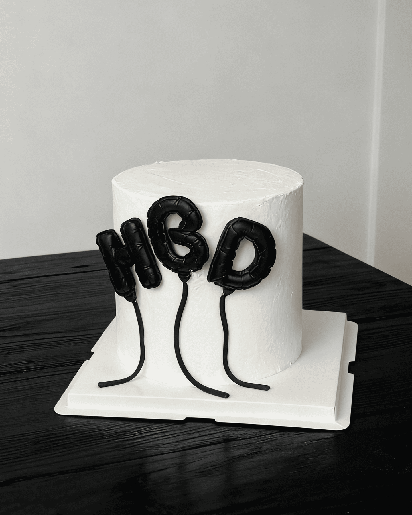 HBD Balloon Minimalist Cake