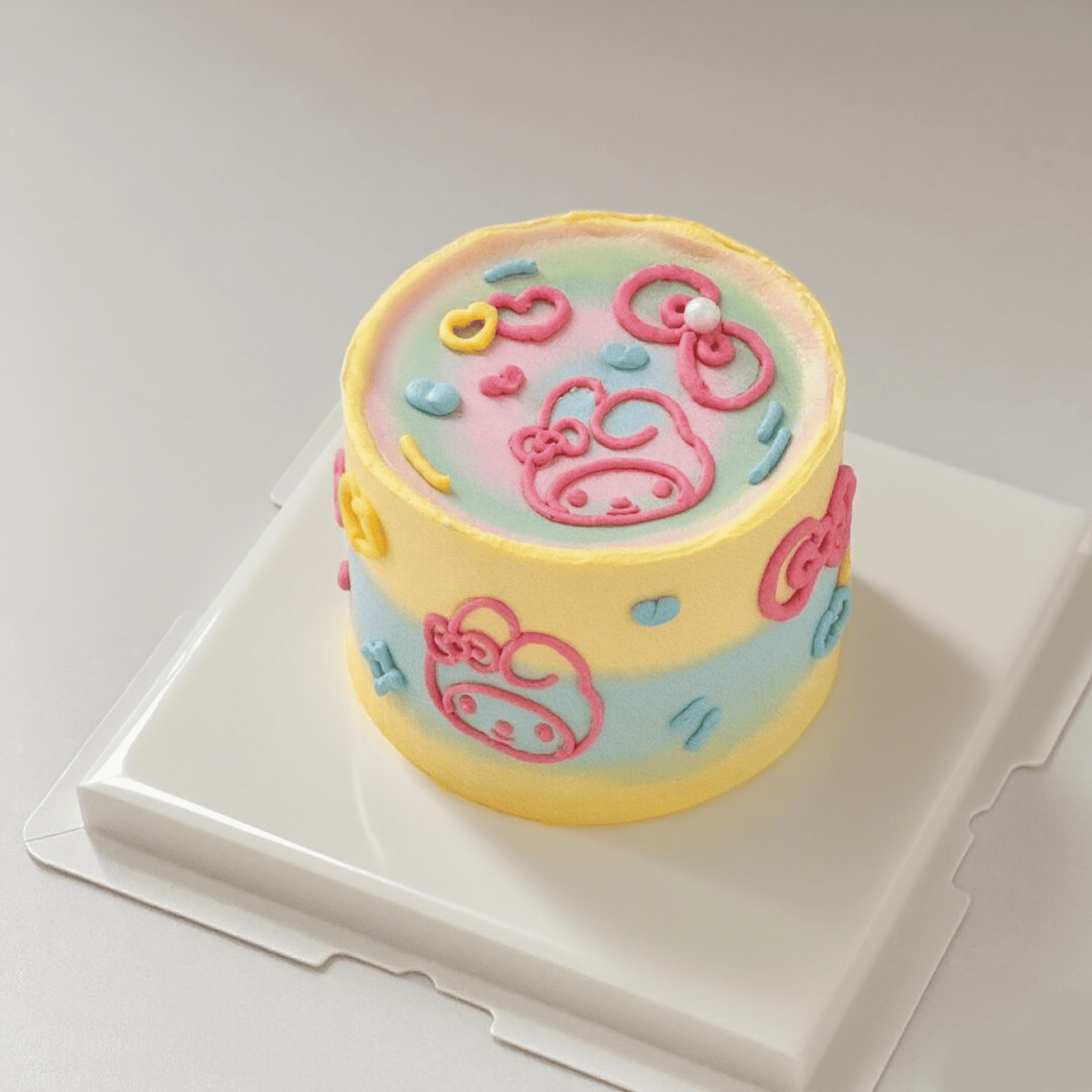 Doodle Character Cake – Hand-Drawn Mini Cake with Dopamine Colors