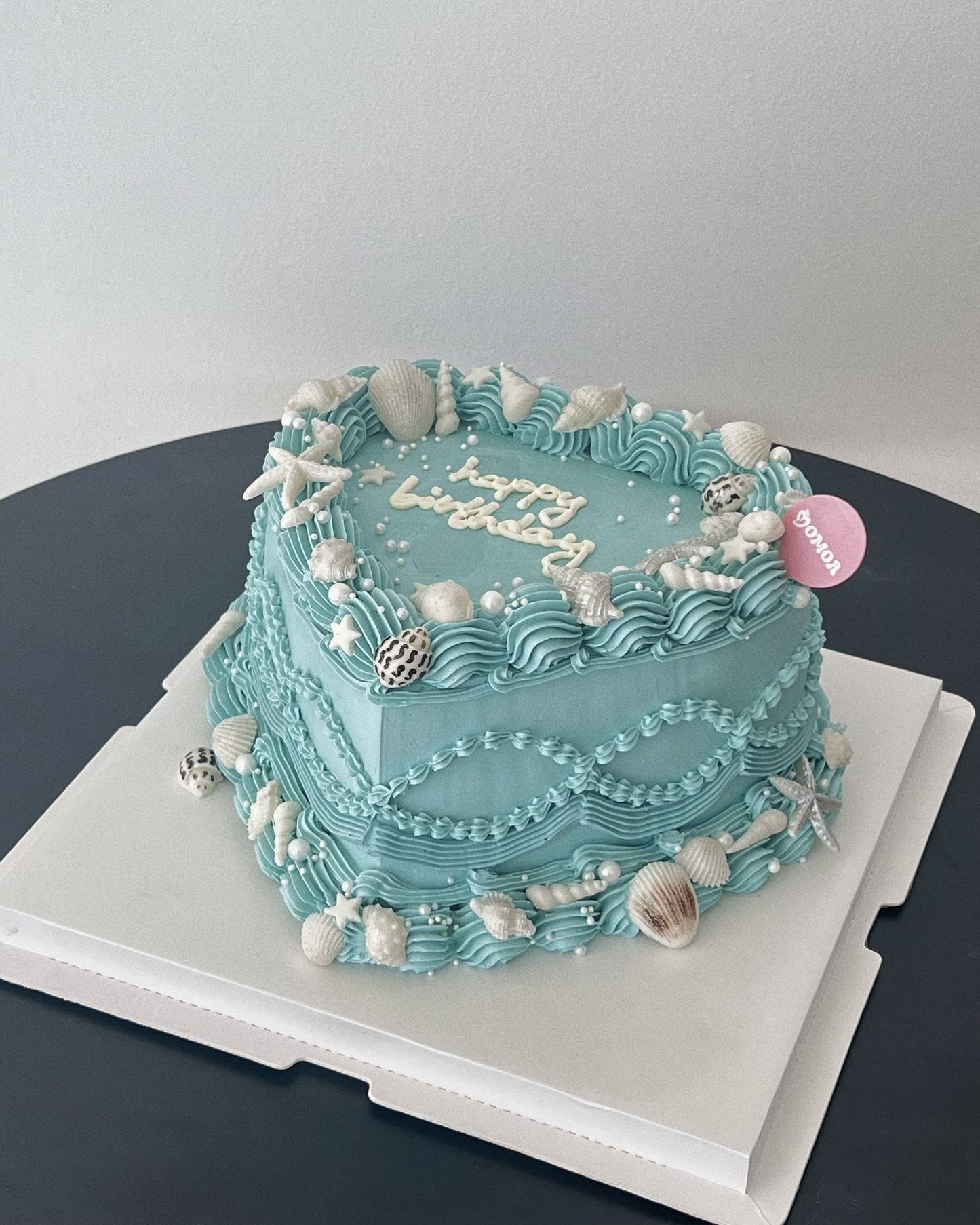 Blue Shell Vintage Cake
