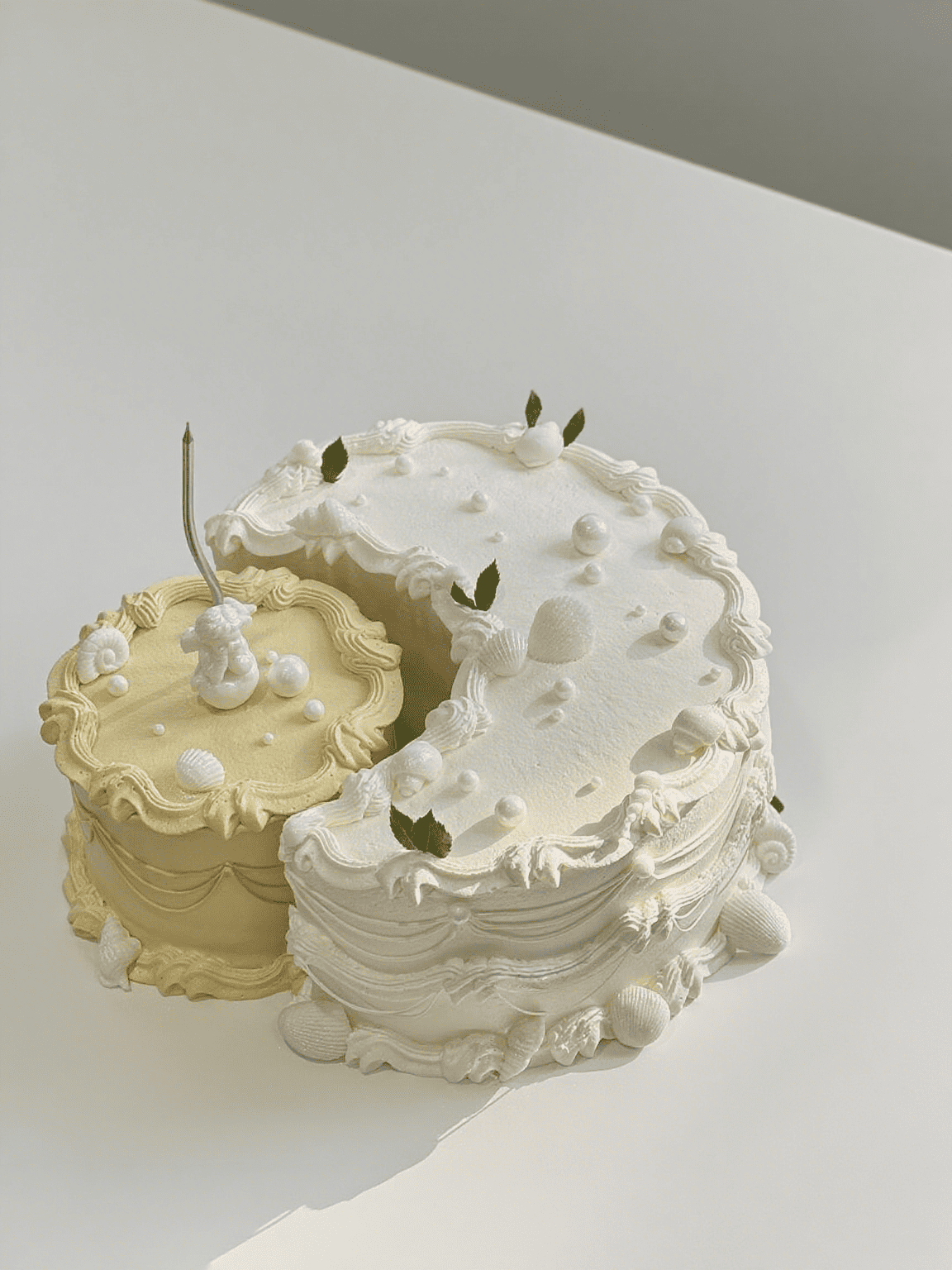 Sun & Moon Cake – Vintage Cake for Birthdays & Couples